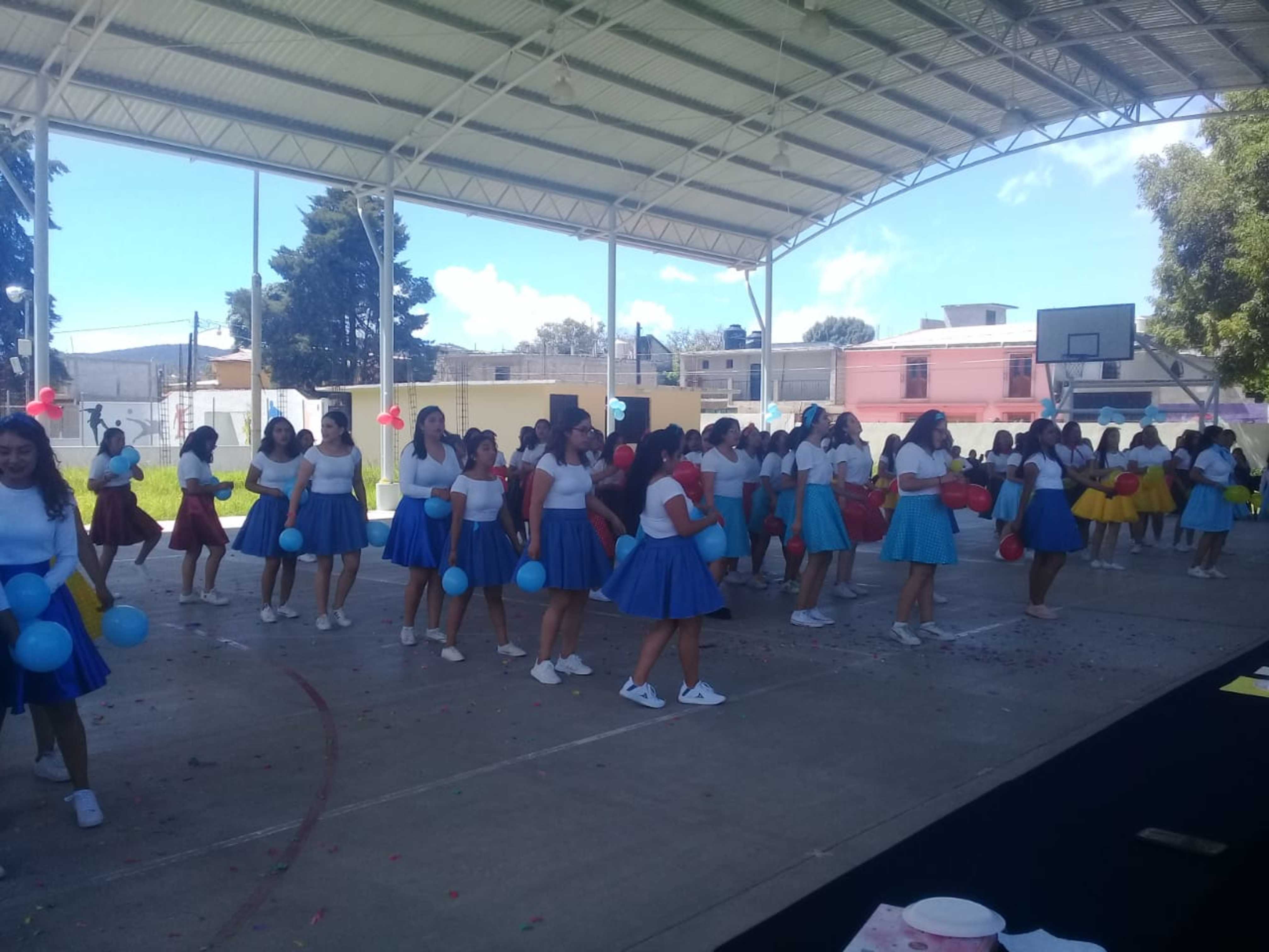 Escuela Normal Lic. Manuel Larraínzar